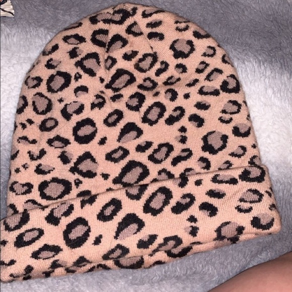 Cheetah print toboggan - Picture 2 of 2